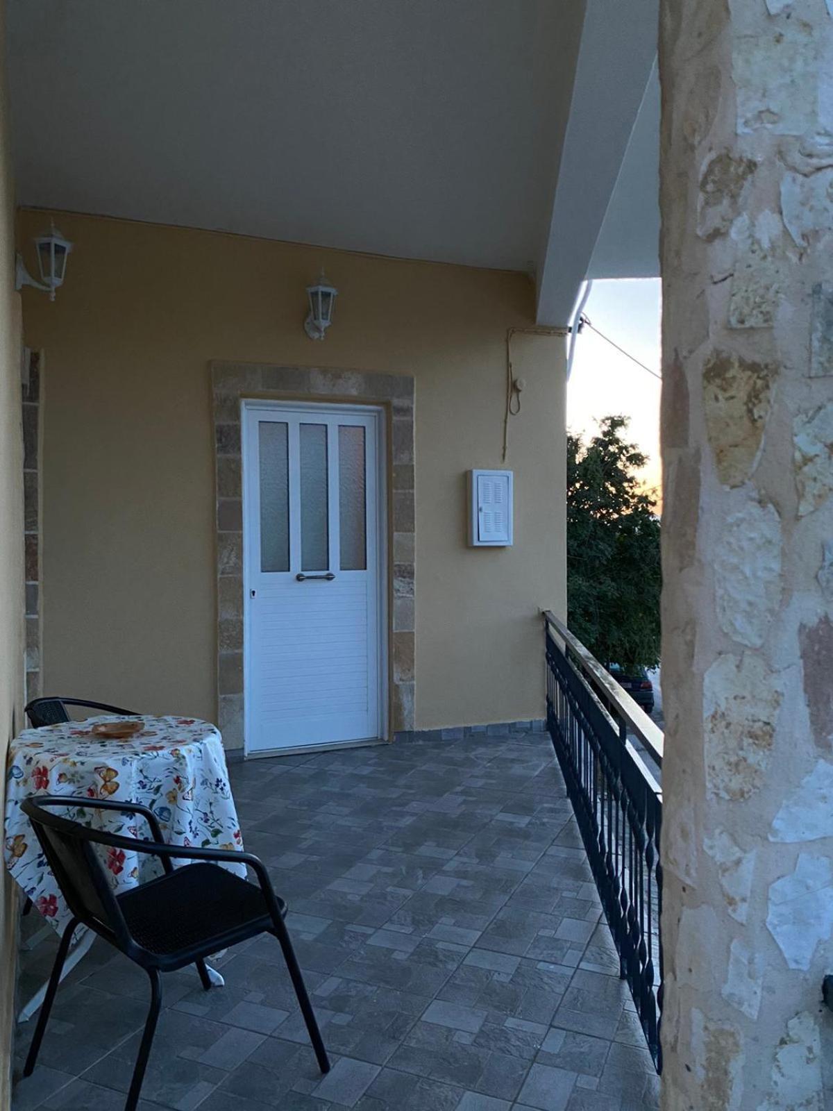 Villa Marina'S House Salamina Esterno foto
